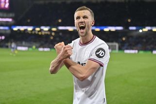 Součka nejspíš čeká konec ve West Hamu. Jak reálný je návrat do Slavie?