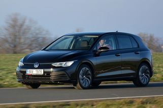 Ojetý Volkswagen Golf VIII by byl naprosto skvělý, kdyby neměl ty moderní kraviny - Garáž.cz