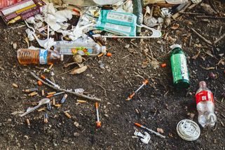 Narkomanů na Andělu neubývá. Magistrát slibuje pomoc