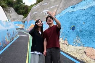 Nudný šedý svah proměnili díky roztomilým malbám ve vyhledávanou atrakci - Novinky