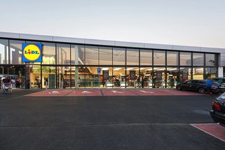 LIDL dává lidem pokuty: "Parkoviště zneužívají, nejlépe je to nastavené v Praze."