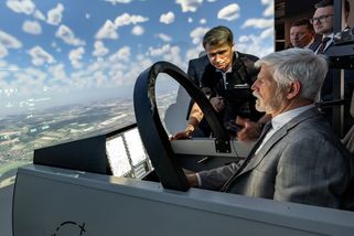 Věří prezident Pavel na mimozemšťany? Bizarní spor zaměstnal úřady i soud - Seznam Zprávy