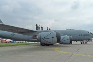 Skandál v americkém letectvu. Tankery nemají moderní komunikační vybavení - Novinky