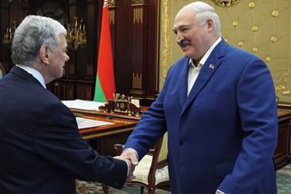 Mimořádně vulgárně se navezl do Evropy. Trumpův zmocněnec si s Lukašenkem notoval u panáků vodky - Novinky