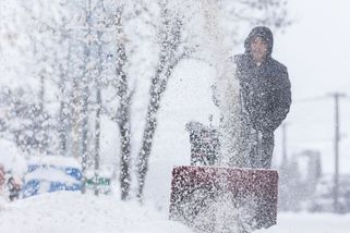 VÝSTRAHA: Třeskuté mrazy se náhle vrací. Mapa ukazuje, kde udeří sněhová chumelenice nejdřív