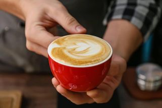 Poznatsvět | Soud v Německu potvrdil okamžitou výpověď pro uklízečku kvůli porušení pracovní docházky. Zašla na kávu