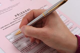 Žádné školkovné, méně slev, lidé si pohorší až o desítky tisíc. Jaké jsou hlavní novinky v daňovém přiznání - Novinky