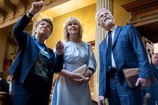 Zlým jazykům navzdory: Eva Pavlová si podmanila Švýcarsko. Z jejích modelů spadne brada i největším kritikům - Super.cz