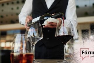 „Nebylo by nejjednodušší spropitné prostě zrušit?“ ptají se čtenáři - Seznam Zprávy