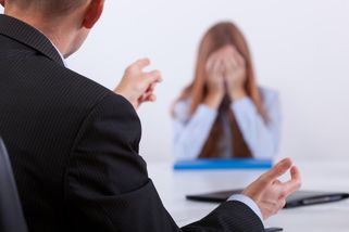 Šéf vás šikanuje, chcete si stěžovat. Anonymy už přijímat nebudeme, varuje Juchelka