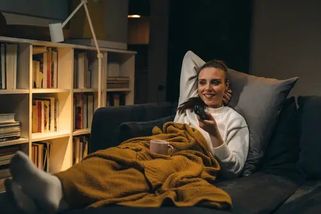 Dnes večer se Češi budou tlačit před televizí. Česká televize uvede legendární film - Techsvět