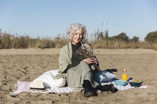 Nejzásadnější chyba v oblékání českých seniorek. Dělají ji pořád dokola a pak se diví, že vypadají v 50 jako důchodkyně