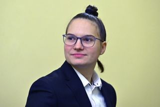 Žalobce navrhl uložit policistce za smrtelnou nehodu podmíněný trest