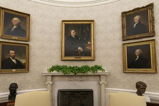 Biden změnil výzdobu Oválné pracovny, odstranil bustu Churchilla - Novinky