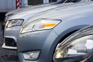 Auto má možná stočený tachometr? Obezlička v protokolech bazarů nestačí, rozhodl Nejvyšší soud - Novinky