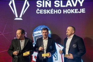 Hokejová Síň slávy má tři nové členy - Sport.cz