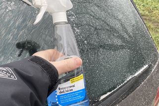 Inženýr z NASA ukázal návod, jak během pár vteřin rozmrazit v zimě celé auto. Vyzkoušeli jsme ho