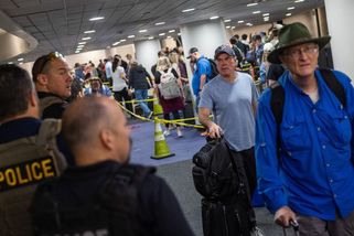 Na letišti v USA lidé čekají hodiny, kontroly ochromil výpadek personálu - Novinky