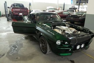 Místo repliky z filmu postavil unikát. Hellenor od Ondřeje Hercíka má výkon až 1700 koní a boduje ve světě - Novinky