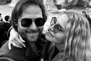 Zamilované fotky Dary a Nedvěda! Rok od zásnub veselka nikde, ale zpěvačka září vedle fotbalové star štěstím