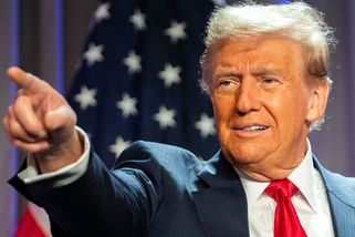 Místy zmatený a posedlý sám sebou: Trump navštívil...