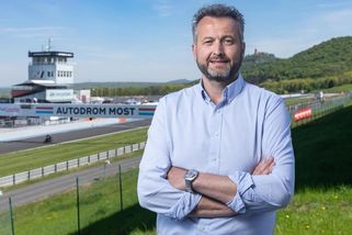 "Naprostá účelovka." Autodrom zkouší zastavit exekuci, cupuje naměřené decibely