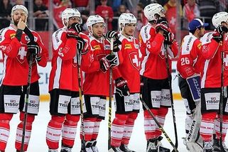 Češi s Pastrňákem bez formy a pěti obránci na Švýcary stačit nebudou - Médium.cz