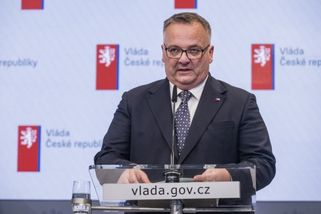 Elektrická auta mají platit za dálniční známku stejně jako ostatní, míní Bednárik