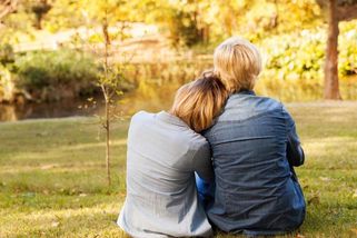 Jako miminku jí do mléka drtila prášky. Matka a dcera mluví o tom, jak chronická nemoc ovlivnila jejich vztah