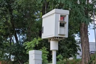 Radar posílá pokuty za překročení rychlosti o 1 km/h. Je to přece přestupek, hájí ho ministerstvo