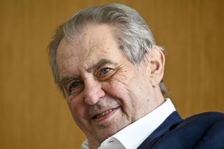 Zeman se obul do ministrů. Vyjmenoval tři příklady jejich amatérismu - Novinky