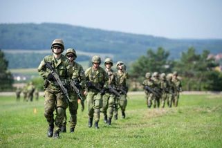 21 miliard pryč z obrany. Babišově vládě hrozí, že...