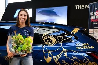 Zlatá snowboardistka Zuzana Maděrová má nové auto! A na silnici ho určitě nepřehlédnete - Garáž.cz