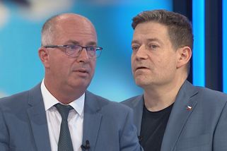 Pojeď, platím jízdenku. Opozice láká Nachera k cestě na Slovensko, tomu vadí naschvály