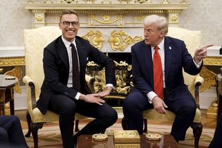 Finský prezident zve Trumpa do sauny, chce řešit Grónsko „nahou diplomacií“ - Novinky