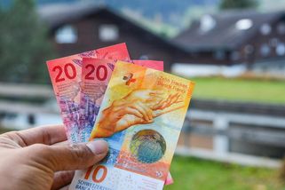 Mzda řidiče kamionu ve Švýcarsku a reálné životní náklady - Portál řidiče