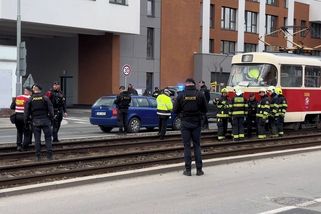 Tramvaj v Praze srazila seniora - Novinky