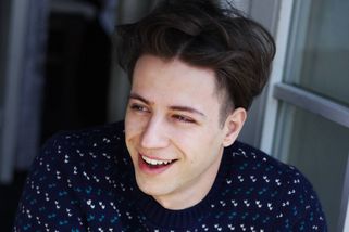 Peroutka, Olšovský a další slavní pánové, co nejdřív milovali ženy, než našli štěstí v náručí mužů