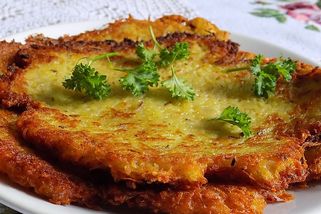 Jihočeská cmunda: Starý trik s horkým mlékem udělá z obyčejného bramboráku delikatesu