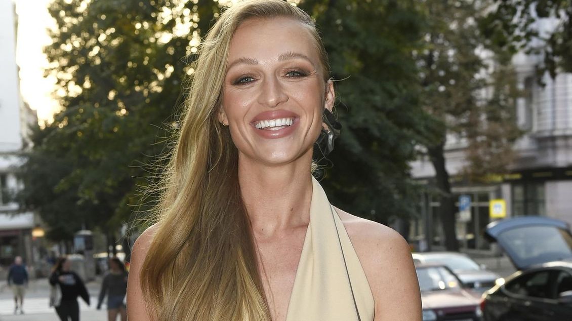 Veronika Kašáková zářila v šatech bez podprsenky. A jak to má s plastikami? Nejapný žert manžela málem způsobil poprask - Super.cz