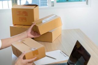 Objednal jsem si chytré hodinky z čínského tržiště za 1090 Kč. Po otevření balíku jsem jen nevěřícně zíral