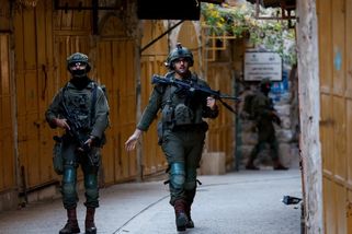 Izrael podle HRW páchá na Západním břehu zločiny proti lidskosti