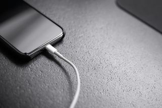 V servisu mi řekli, co dělám špatně při nabíjení telefonu. Od té doby mi baterka vydrží mnohem déle - Médium.cz