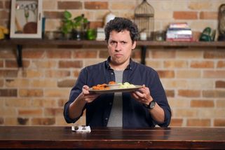 Cizinci obviňují českého kuchaře z pokusu o vraždu. Naservíroval jim smažené žampiony | Jak nás vidí svět