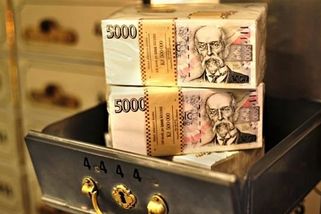 Podvodníci sjednávali úvěry bez vědomí klientů bank