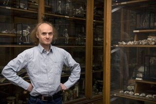 Biolog Flegr: Postupné rozvolňování přinese Česku další vlny a lockdowny - Seznam Zprávy