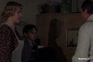 Macinka za své čtení novin dostal rákoskou. A právem! | Vtipy