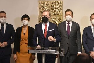 Fiala vyhrál první velkou bitvu. Zeman ustoupil, jeho vládu jmenuje celou - Novinky