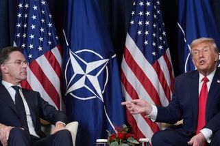 Rutte míří za Trumpem po jeho výrocích o odchodu USA z NATO
