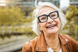 Seniorky z Prahy přišly na chytrý způsob, jak si díky líčení ubrat 20 let v obličeji. Závidí jim i mnohem mladší